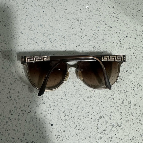 Versace Y2K Sunglasses in Fair Condition Frames Listing - Picture 8 of 8